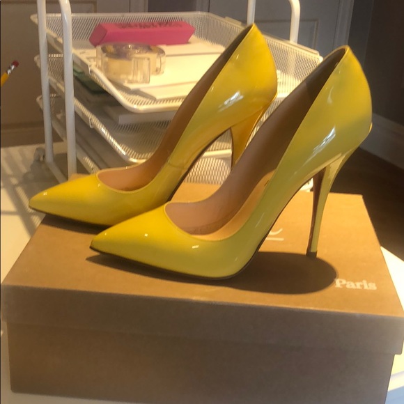 Shoes - Christian Louboutin pump Shoes - Christian Louboutin pump